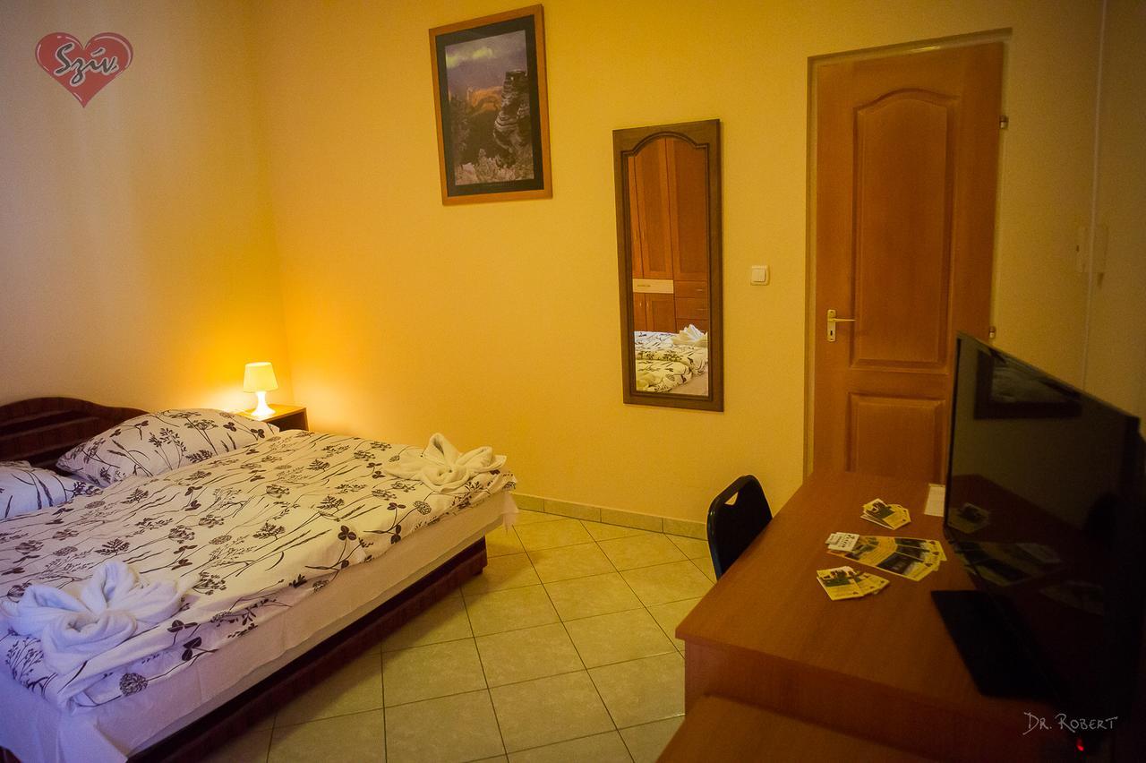 Civis Szallashely Debrecen Luaran gambar