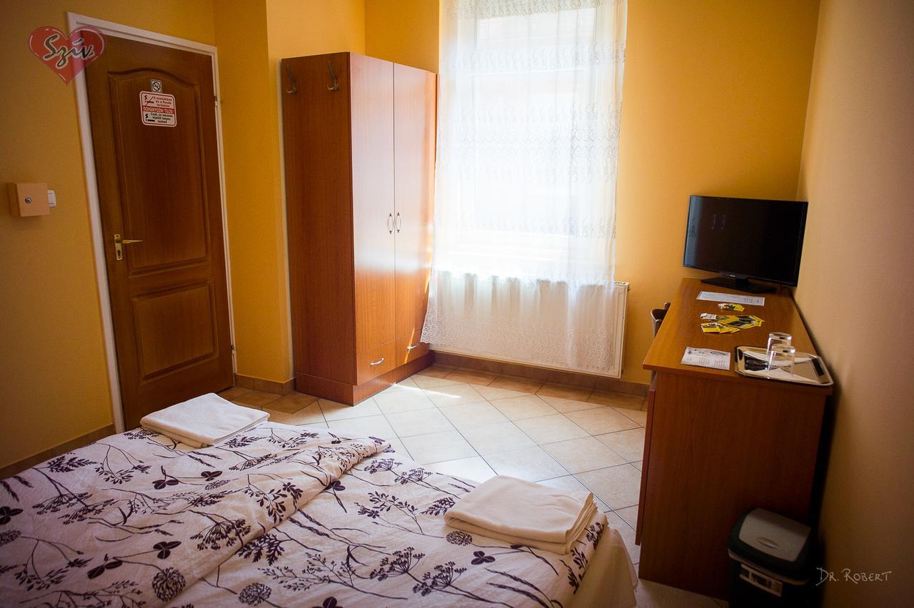 Civis Szallashely Debrecen Luaran gambar
