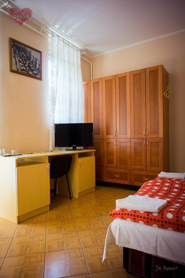 Civis Szallashely Debrecen Luaran gambar