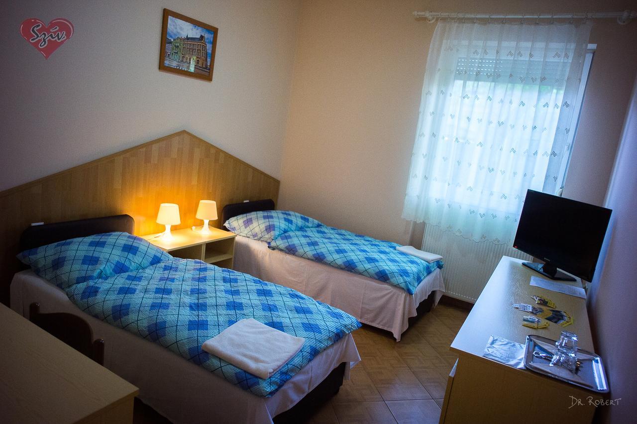 Civis Szallashely Debrecen Luaran gambar