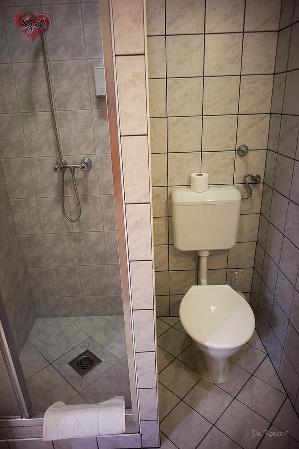 Civis Szallashely Debrecen Luaran gambar